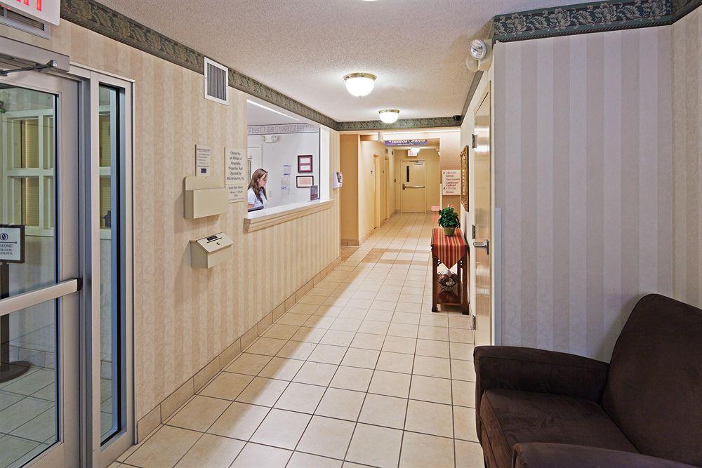 Sonesta Simply Suites Wichita Airport Exterior photo