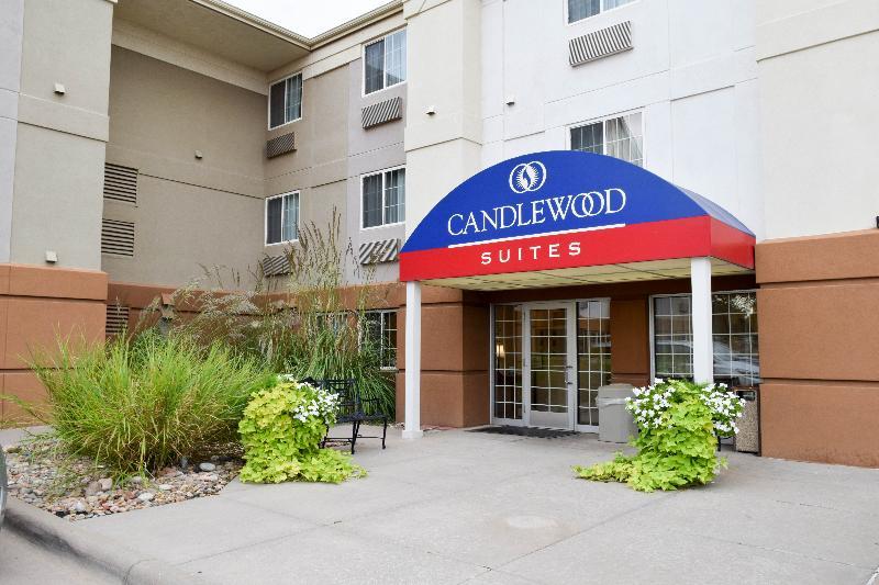 Sonesta Simply Suites Wichita Airport Exterior photo
