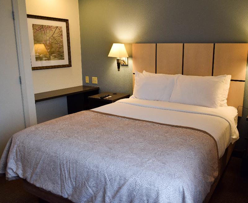 Sonesta Simply Suites Wichita Airport Exterior photo