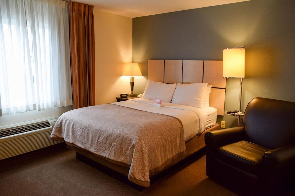 Sonesta Simply Suites Wichita Airport Exterior photo