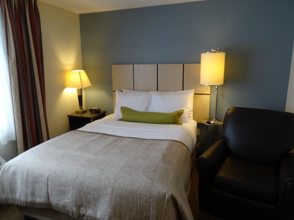 Sonesta Simply Suites Wichita Airport Exterior photo